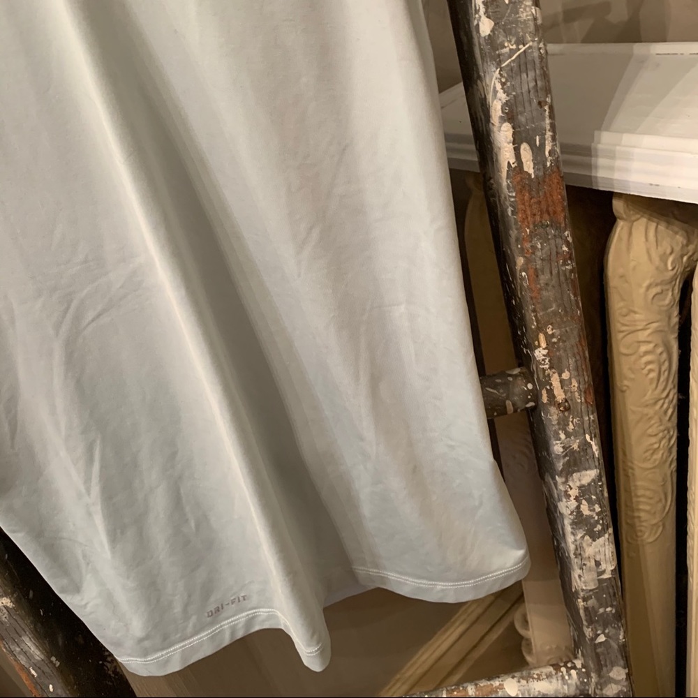 Nike - Picture 3 of 3